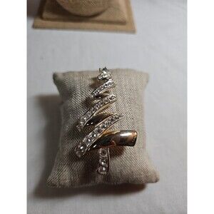 Vintage Monet Christmas tree brooch